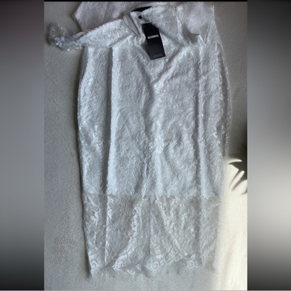 Floral Lace Bodycon Dress: Size Small, The Irresistible‎ Allure - Picture 3 of 3